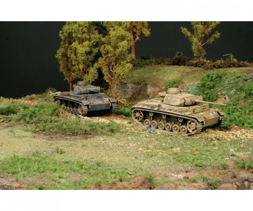 Italeri 1:72 Panzerkampfwagen III Ausf. J Fast Ass. Kit