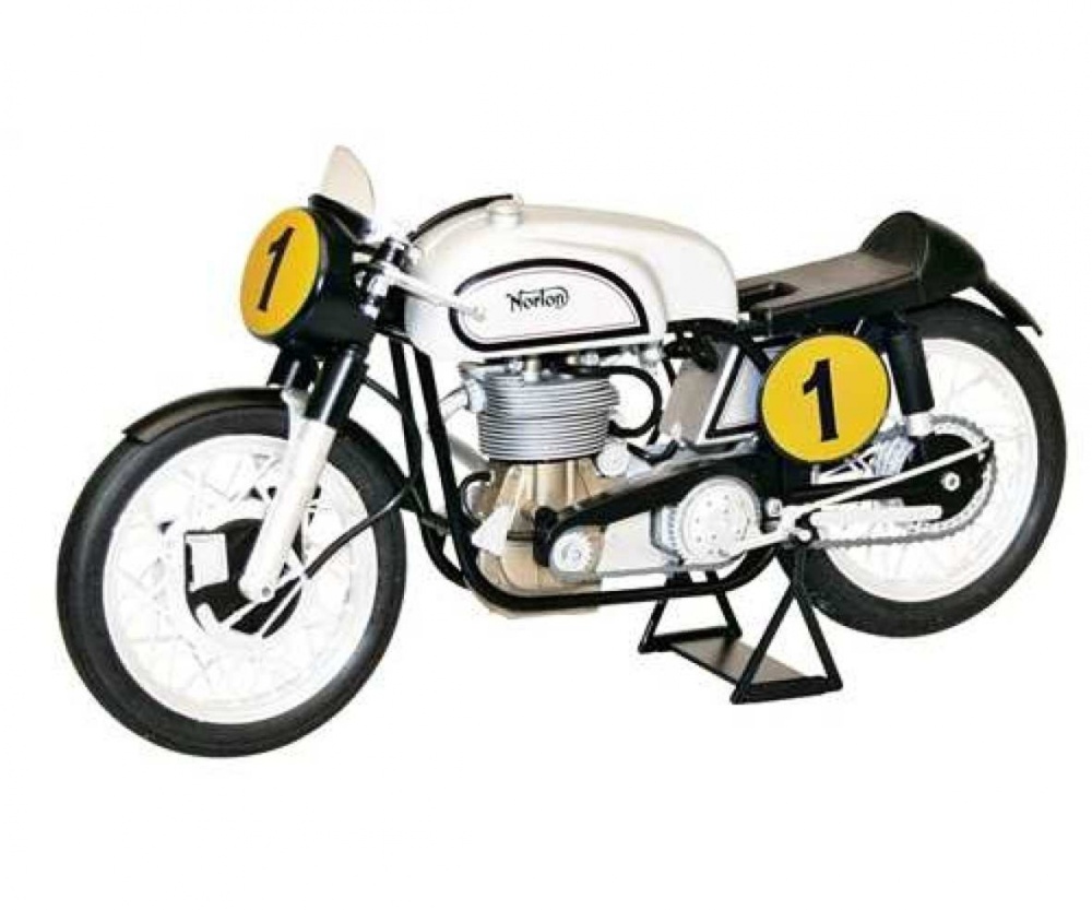 Italeri 1:9 Norton Manx 500cc 1951