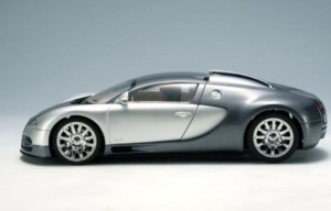 AutoArt Bugatti EB 16.4 Veyron (Genf 2003) (grey/silver)