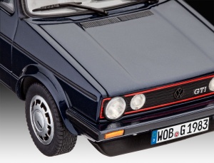 Revell '35 Years Volkswagen Golf GTI Pirelli''
